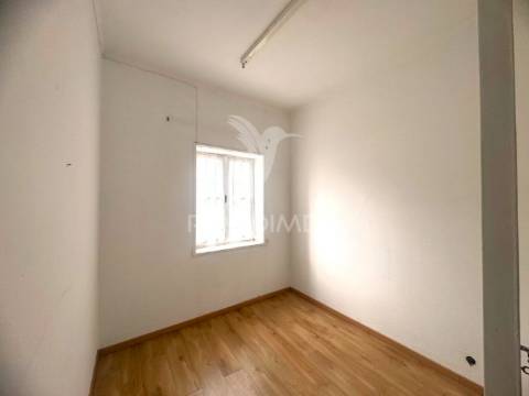 Loja para arrendar -no centro de guimarães