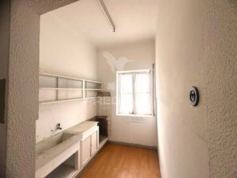 Loja para arrendar -no centro de guimarães