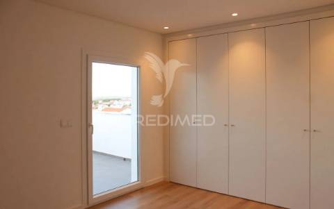 Moradia isolada t5  com piscina nas quintinhas