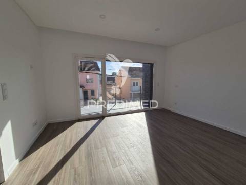 Moradia isolada t5  com piscina nas quintinhas