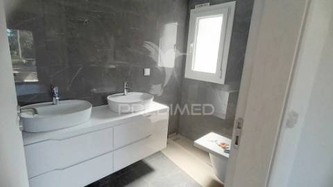 Moradia isolada t5  com piscina nas quintinhas