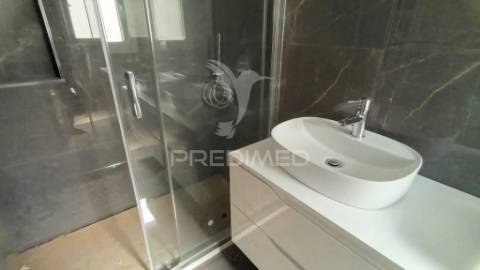 Moradia isolada t5  com piscina nas quintinhas