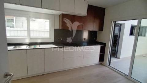 Moradia isolada t5  com piscina nas quintinhas