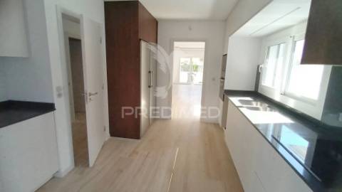 Moradia isolada t5  com piscina nas quintinhas