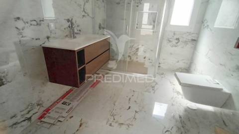 Moradia isolada t5  com piscina nas quintinhas