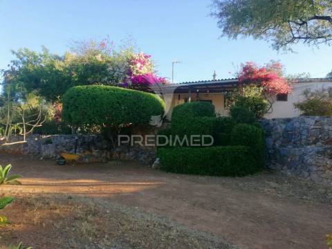 Tavira - terreno com moradia / land with house