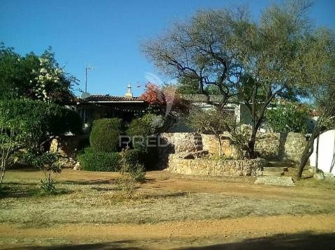 Tavira - terreno com moradia / land with house