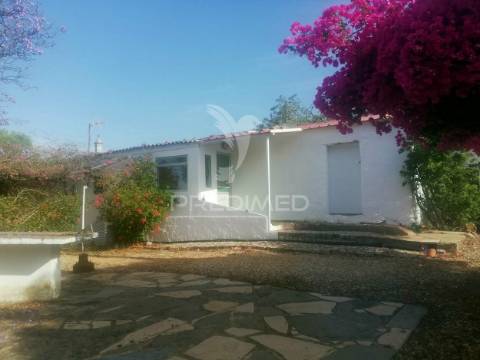 Tavira - terreno com moradia / land with house