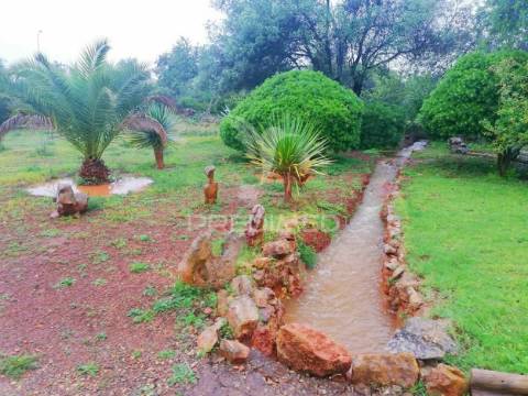 Tavira - terreno com moradia / land with house