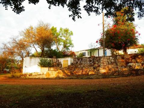Tavira - terreno com moradia / land with house