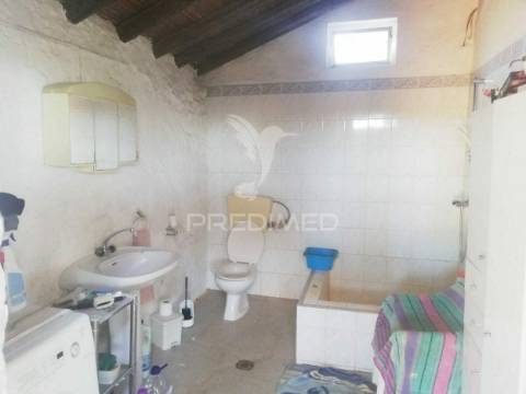 Tavira - terreno com moradia / land with house