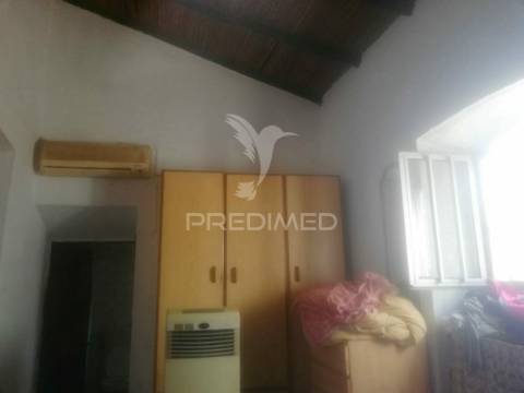 Tavira - terreno com moradia / land with house