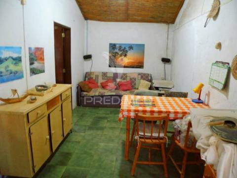 Tavira - terreno com moradia / land with house