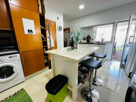 Apartamento t2 condominio fechado montalvão