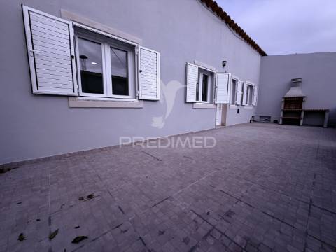 Moradia t1 transformada em t3 totalmente remodelada