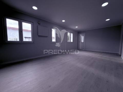 Moradia t1 transformada em t3 totalmente remodelada