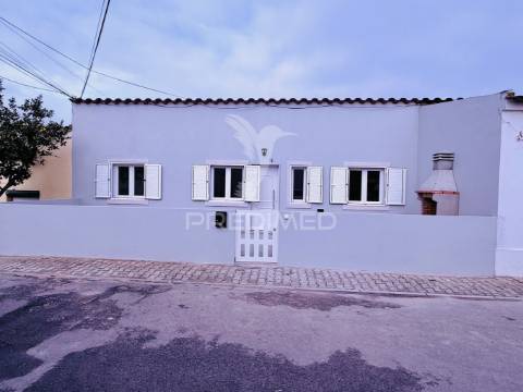 Moradia t1 transformada em t3 totalmente remodelada