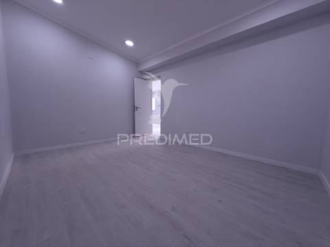 Moradia t1 transformada em t3 totalmente remodelada