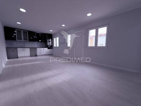 Moradia t1 transformada em t3 totalmente remodelada