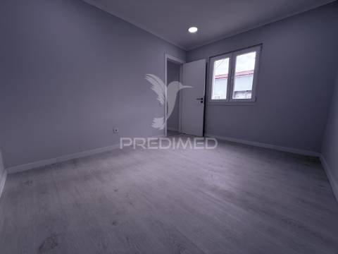 Moradia t1 transformada em t3 totalmente remodelada