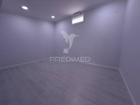 Moradia t1 transformada em t3 totalmente remodelada