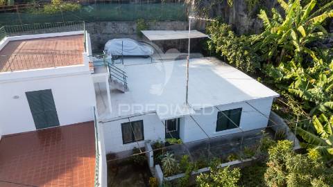 Moradia t4 isolada com terreno no funchal - ilha da madeira