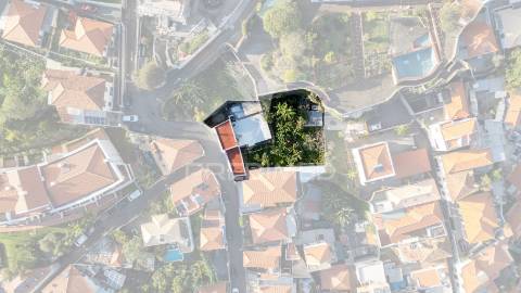 Moradia t4 isolada com terreno no funchal - ilha da madeira