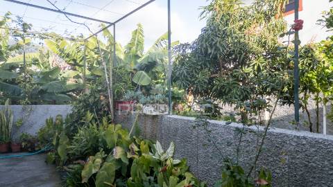 Moradia t4 isolada com terreno no funchal - ilha da madeira