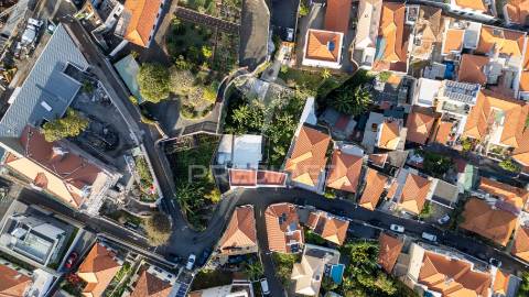 Moradia t4 isolada com terreno no funchal - ilha da madeira