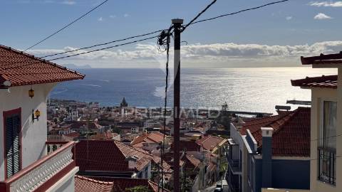 Moradia t4 isolada com terreno no funchal - ilha da madeira