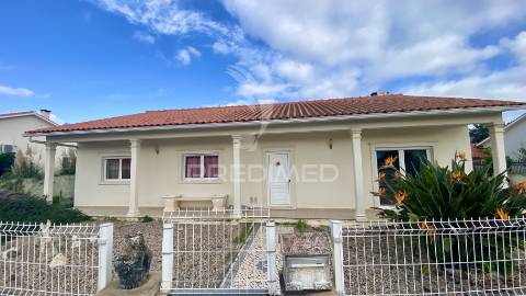 Moradia t3 com garagem em aljubarrota - alcobaça