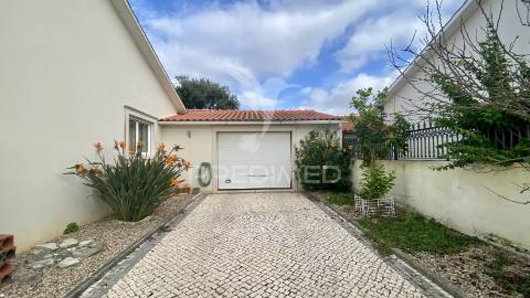 Moradia t3 com garagem em aljubarrota - alcobaça