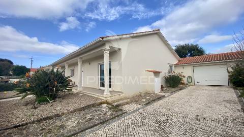 Moradia t3 com garagem em aljubarrota - alcobaça