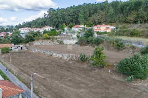 Casa com terreno para construção (airão, guimarães)