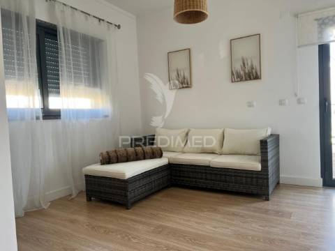 Moradia isolada, 2 pisos em sto. antônio da charneca barreiro