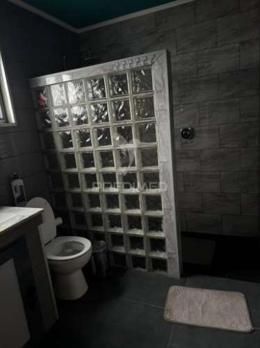 Moradia em fase de reconstrução, para venda, na piedade.