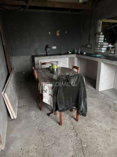 Moradia em fase de reconstrução, para venda, na piedade.