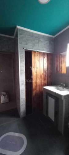 Moradia em fase de reconstrução, para venda, na piedade.