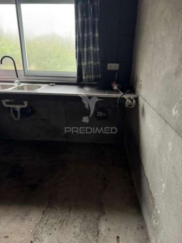 Moradia em fase de reconstrução, para venda, na piedade.