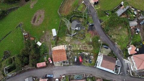 Moradia em fase de reconstrução, para venda, na piedade.