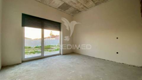 Moradia isolada t4 em rio maior (em fase de acabamento)