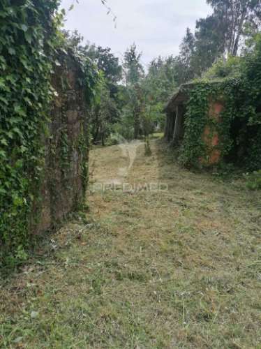 Terreno urbanizável de 4514m² – perto do rio alfusqueiro