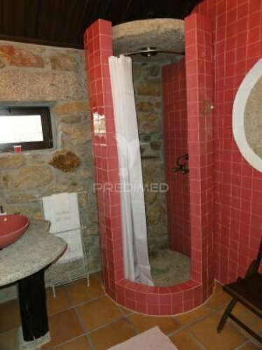 Villa t3 com piscina jacuzzi e campo de ténis