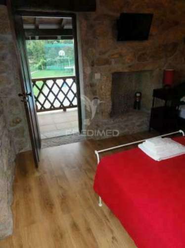 Villa t3 com piscina jacuzzi e campo de ténis