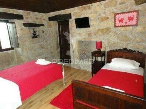 Villa t3 com piscina jacuzzi e campo de ténis