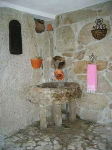 Villa t3 com piscina jacuzzi e campo de ténis