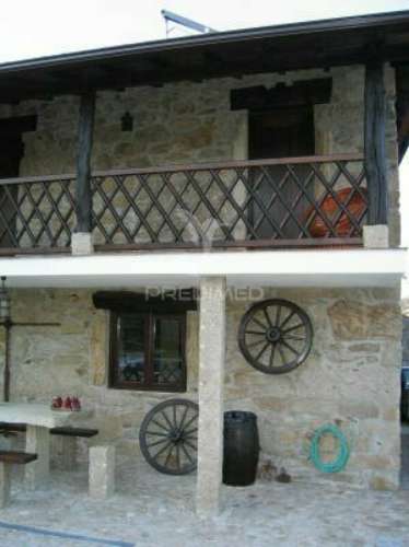 Villa t3 com piscina jacuzzi e campo de ténis