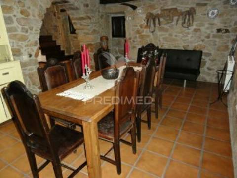 Villa t3 com piscina jacuzzi e campo de ténis