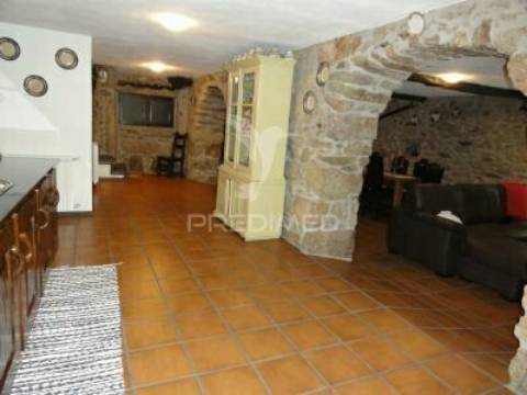 Villa t3 com piscina jacuzzi e campo de ténis