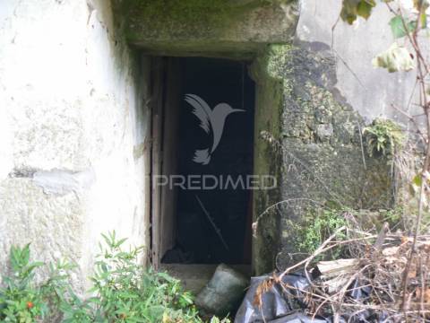 Moradia t2+3 nas rocas do vouga, sever do vouga para restauro